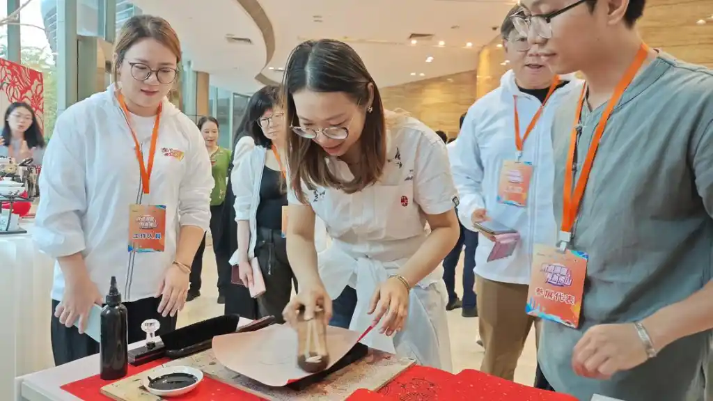 晒趣科技创始人林柏杰博士分享创业故事。